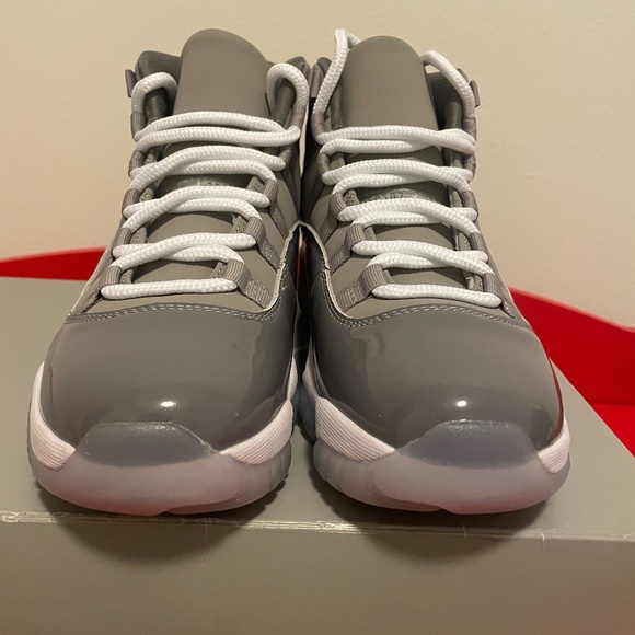 Air Jordan retro 11 size 9 cool grey